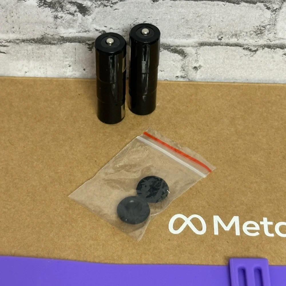 Meta Quest 2 Accessories 2 Batteries Manual Straps Silicone Face Glass Spacer